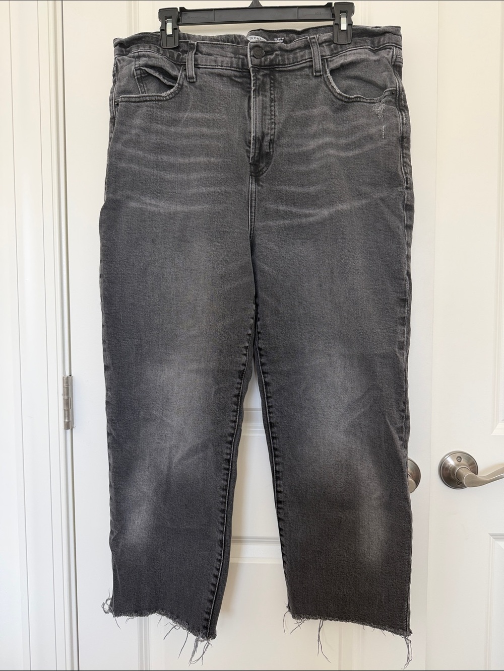 Old Navy Black Washed Cropped Straight Jeans